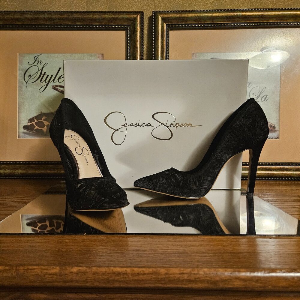 🖤Jessica Simpson Chareese Black Suede Lace Appliqué Stiletto Pump – Size 6M